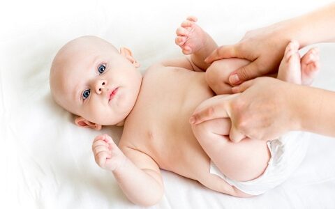 Почему у грудничка хрустят суставы?